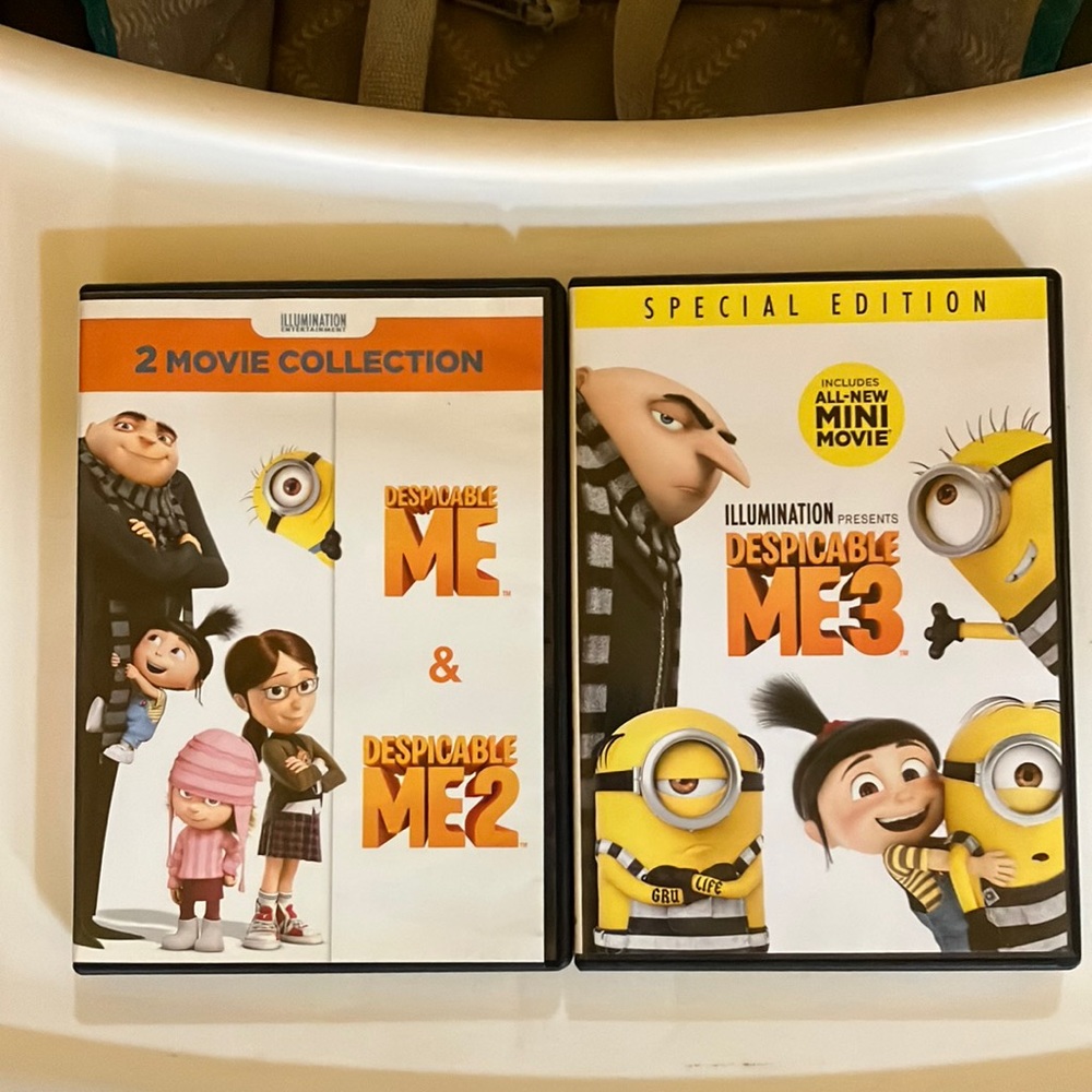 A lot of 2 packs / 3 movies DVDs Despicable Me, Despicable Me 2 and 3.
